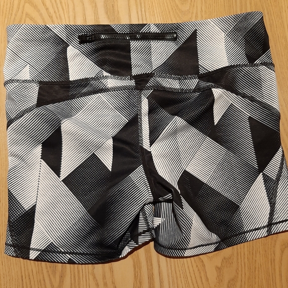 ⭐ 2/$10 GapFit Workout Shorts - Picture 2 of 3